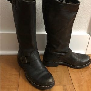 Veronica Frye boots- distress black size 8